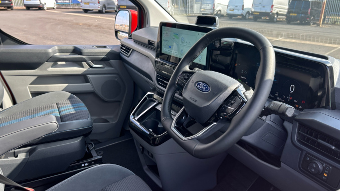Ford Transit Custom 320 L1 Petrol Fwd 2.5 PHEV 232ps H1 Double Cab Van Sport Auto - Image 16